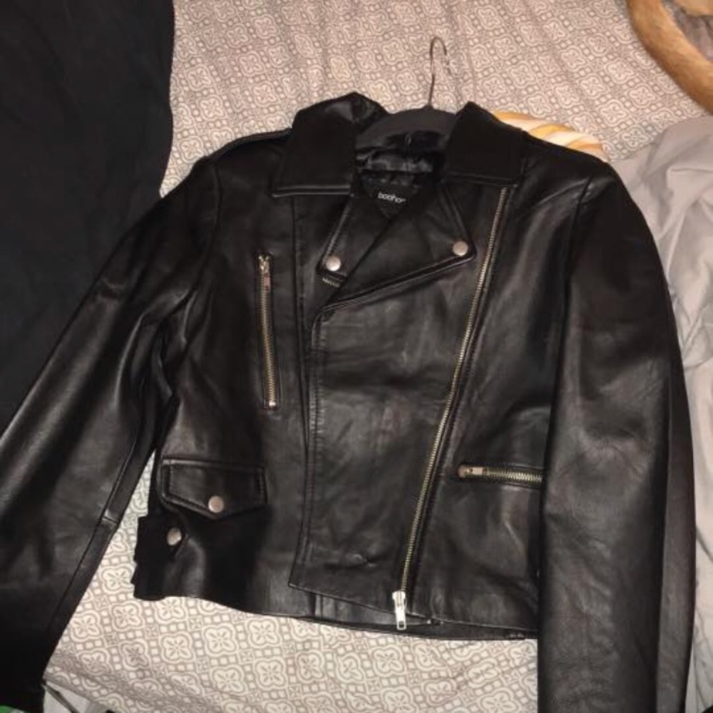 Cropped leather jacket